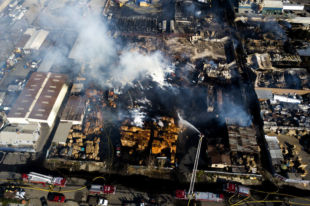 APTOPIX Compton Industrial Fire